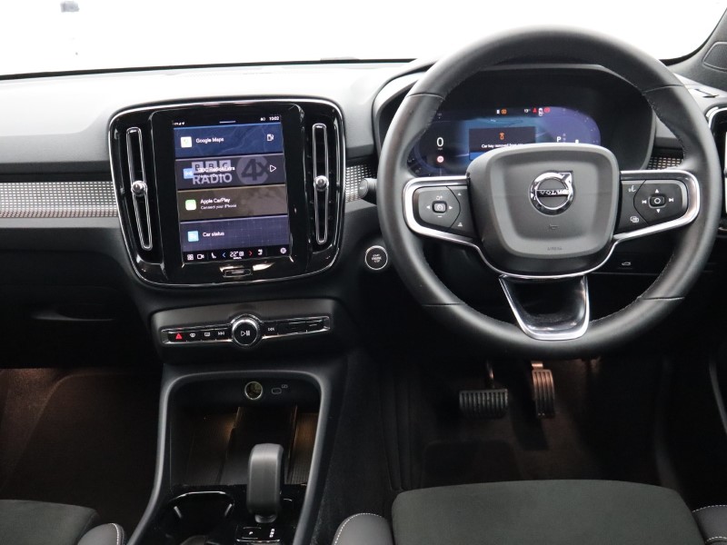 2025 (25) VOLVO XC40 2.0 B4P Ultra Black Edition 5dr Auto 4649351