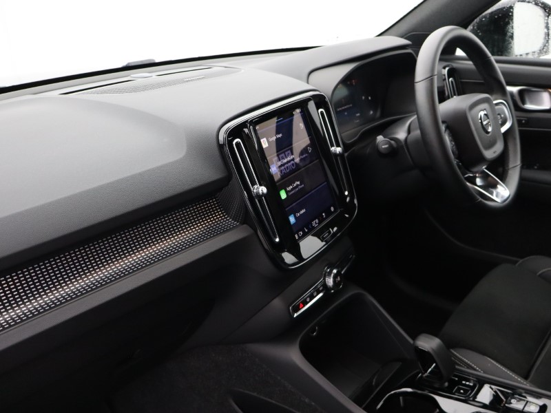 2025 (25) VOLVO XC40 2.0 B4P Ultra Black Edition 5dr Auto 4649345