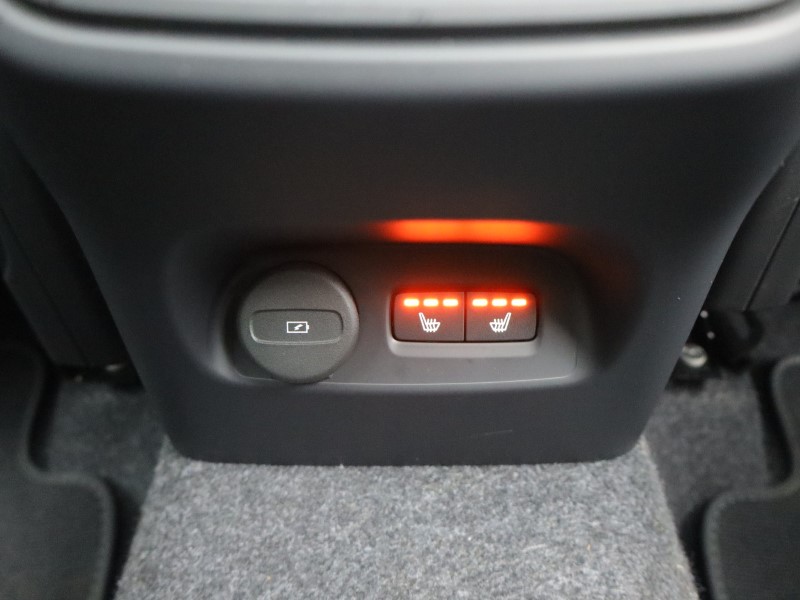 2025 (25) VOLVO XC40 2.0 B3P Ultra Bright 5dr Auto 4748708