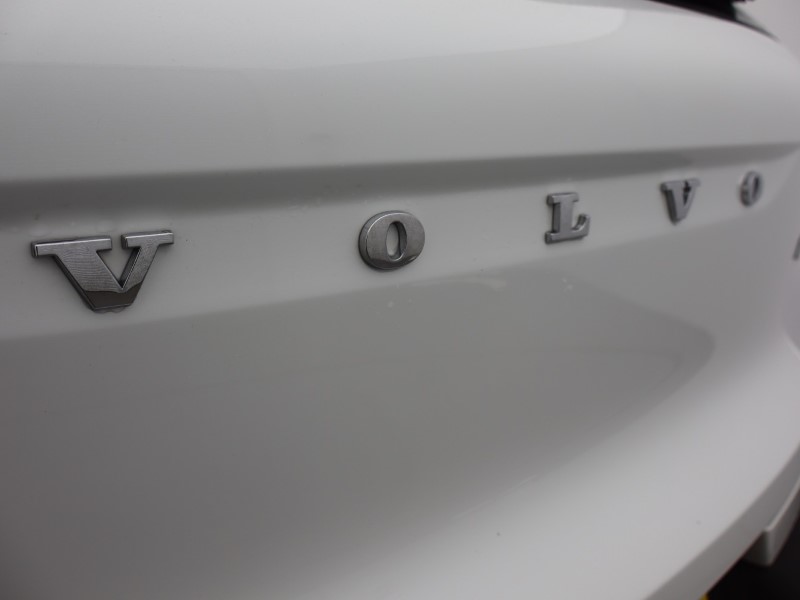 2025 (25) VOLVO XC40 2.0 B3P Ultra Bright 5dr Auto 4748736