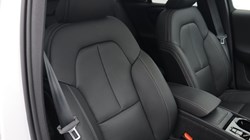 2025 (25) VOLVO XC40 2.0 B3P Ultra Bright 5dr Auto 4748698