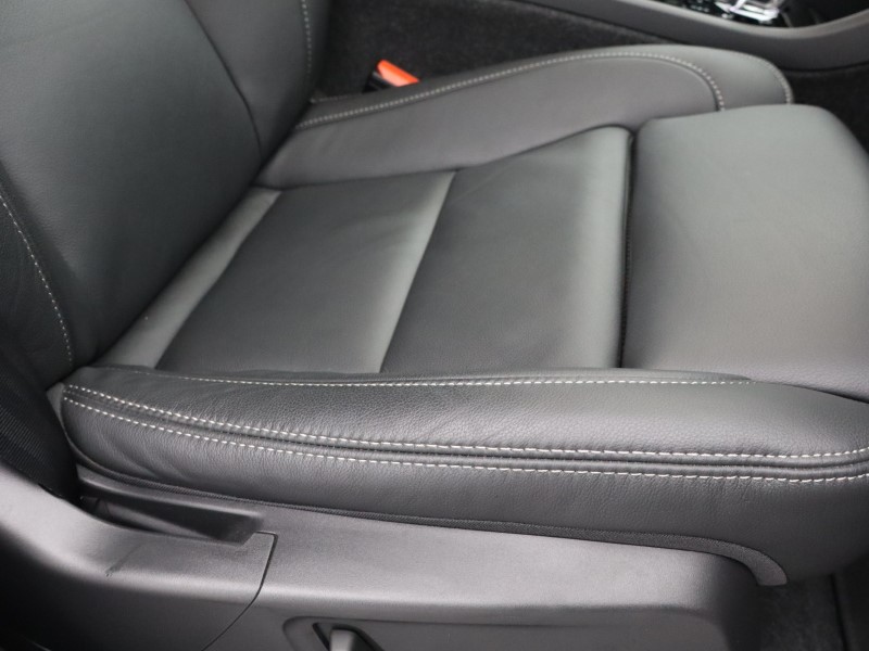 2025 (25) VOLVO XC40 2.0 B3P Ultra Bright 5dr Auto 4748697