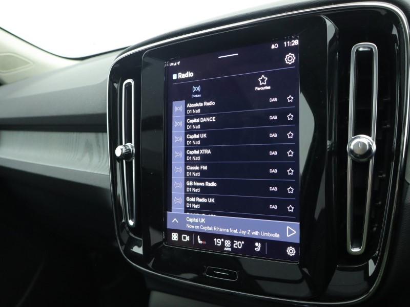 2025 (25) VOLVO XC40 2.0 B3P Ultra Bright 5dr Auto 4748718