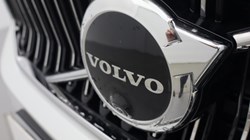 2025 (25) VOLVO XC40 2.0 B3P Ultra Bright 5dr Auto 4748732