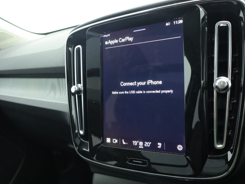 2025 (25) VOLVO XC40 2.0 B3P Ultra Bright 5dr Auto 4748720