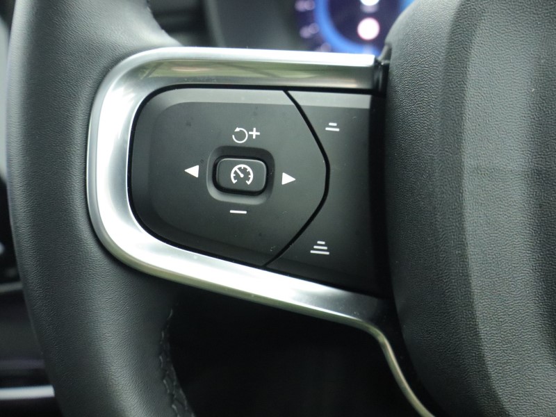 2025 (25) VOLVO XC40 2.0 B3P Ultra Bright 5dr Auto 4748712