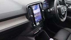 2025 (25) VOLVO XC40 2.0 B3P Ultra Bright 5dr Auto 4748702