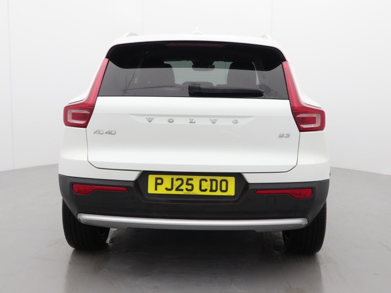 2025 (25) VOLVO XC40 2.0 B3P Ultra Bright 5dr Auto 4748681
