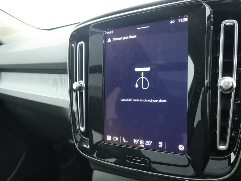 2025 (25) VOLVO XC40 2.0 B3P Ultra Bright 5dr Auto 4748719