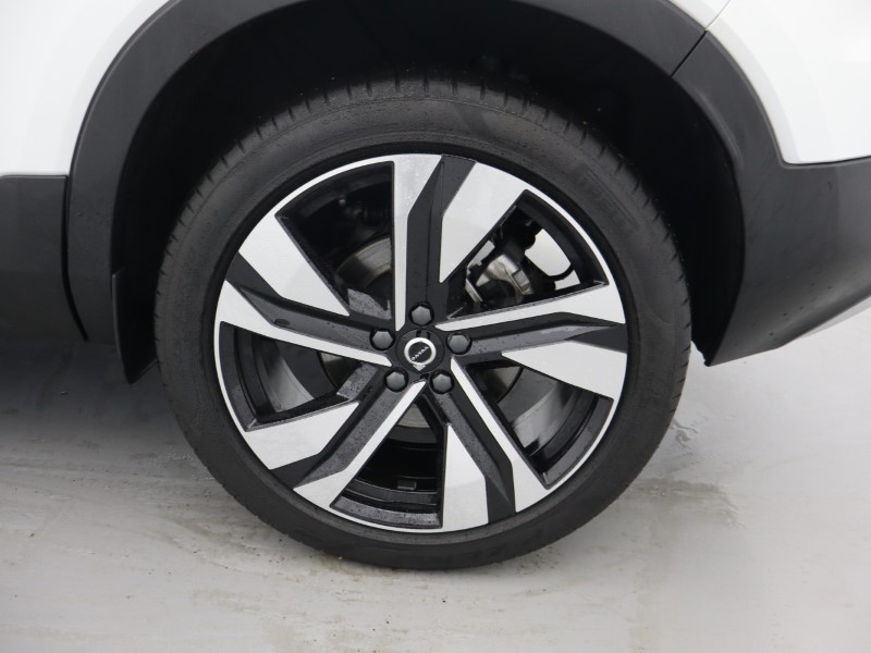 2025 (25) VOLVO XC40 2.0 B3P Ultra Bright 5dr Auto 4748688