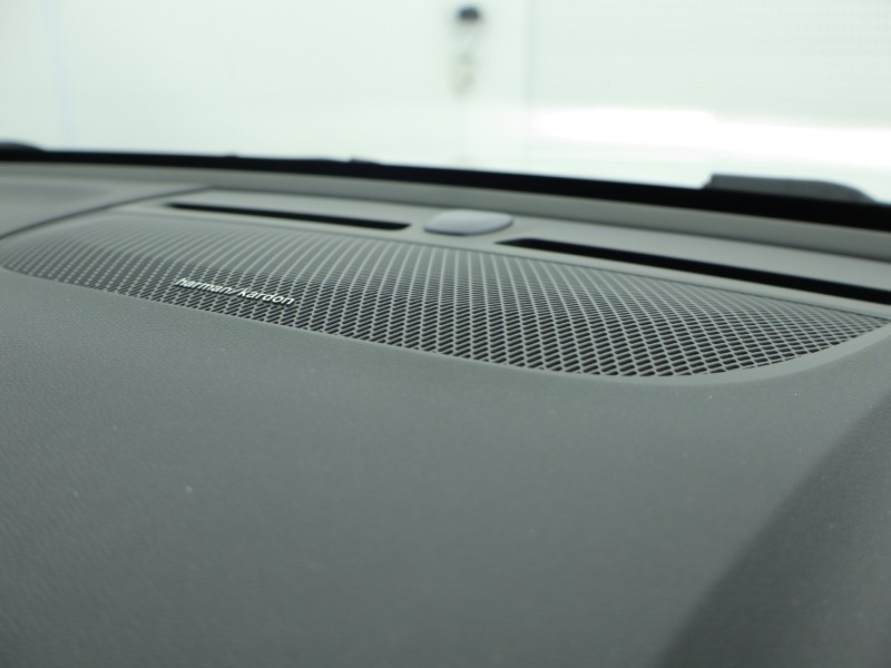 2025 (25) VOLVO XC40 2.0 B3P Ultra Bright 5dr Auto 4748728