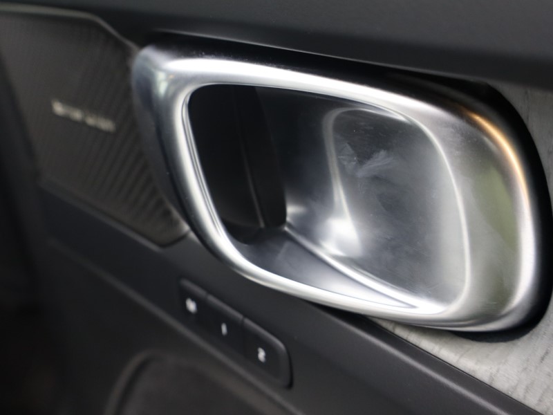 2025 (25) VOLVO XC40 2.0 B3P Ultra Bright 5dr Auto 4748693