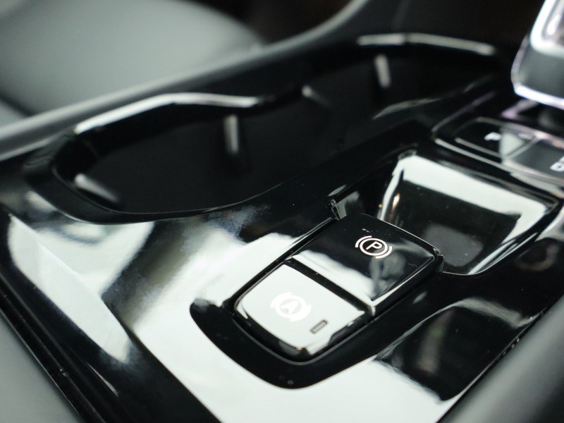 2025 (25) VOLVO XC40 2.0 B3P Ultra Bright 5dr Auto 4748725