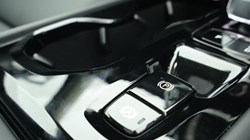 2025 (25) VOLVO XC40 2.0 B3P Ultra Bright 5dr Auto 4748725