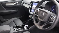 2025 (25) VOLVO XC40 2.0 B3P Ultra Bright 5dr Auto 4748699