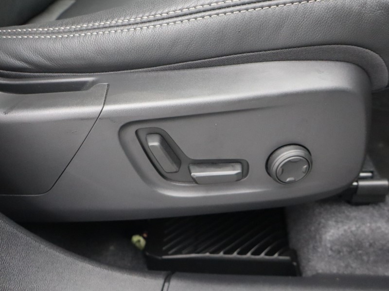 2025 (25) VOLVO XC40 2.0 B3P Ultra Bright 5dr Auto 4748696