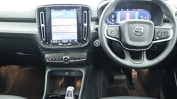 2025 (25) VOLVO XC40 2.0 B3P Ultra Bright 5dr Auto 4748709
