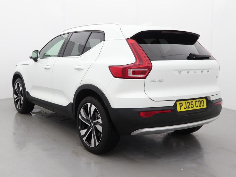 2025 (25) VOLVO XC40 2.0 B3P Ultra Bright 5dr Auto 4748684