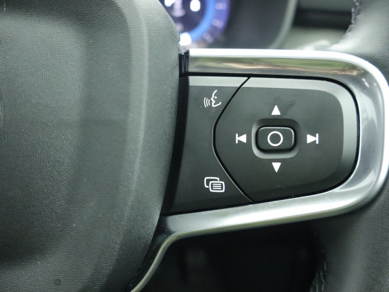 2025 (25) VOLVO XC40 2.0 B3P Ultra Bright 5dr Auto 4748713