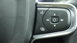 2025 (25) VOLVO XC40 2.0 B3P Ultra Bright 5dr Auto 4748713