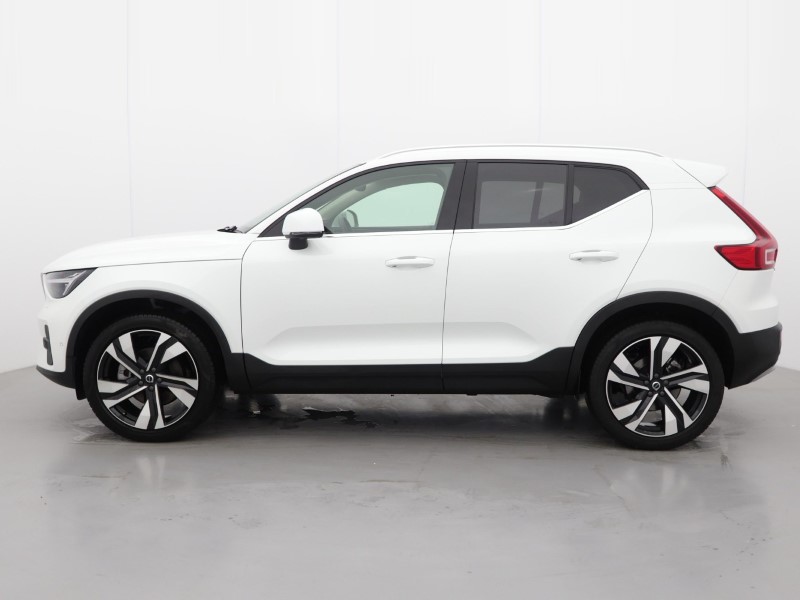 2025 (25) VOLVO XC40 2.0 B3P Ultra Bright 5dr Auto 4748682