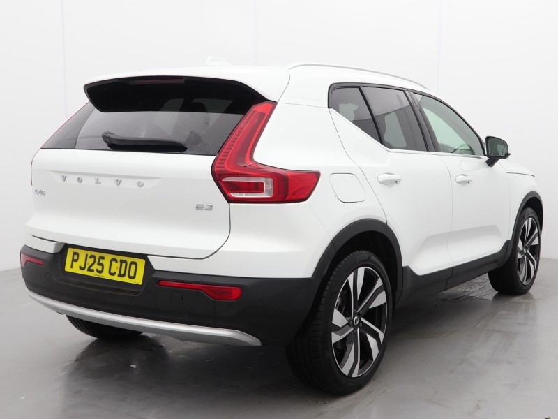 2025 (25) VOLVO XC40 2.0 B3P Ultra Bright 5dr Auto 4748685