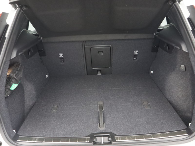 2025 (25) VOLVO XC40 2.0 B3P Ultra Bright 5dr Auto 4748738