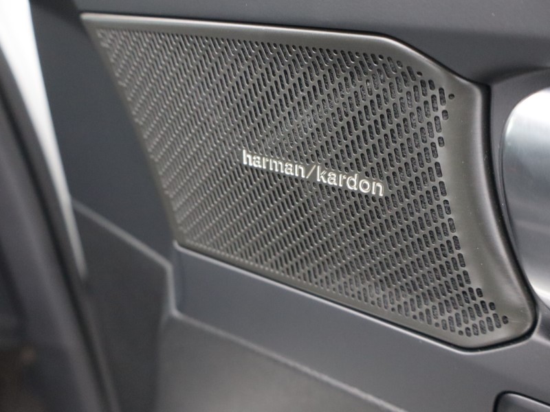 2025 (25) VOLVO XC40 2.0 B3P Ultra Bright 5dr Auto 4748691