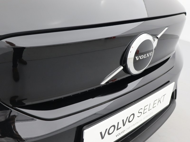 2025 (25) VOLVO EX40 175kW Single Motor Plus 69kWh 5dr Auto 4359443
