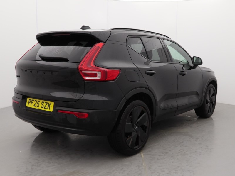 2025 (25) VOLVO XC40 2.0 B3P Plus Black Edition 5dr Auto *VAT QUALIFYING* 4980907