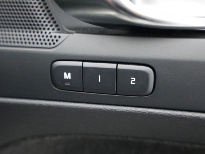 2025 (25) VOLVO XC40 2.0 B3P Plus Black Edition 5dr Auto *VAT QUALIFYING* 4980932