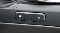 2025 (25) VOLVO XC40 2.0 B3P Plus Black Edition 5dr Auto *VAT QUALIFYING* 4980932