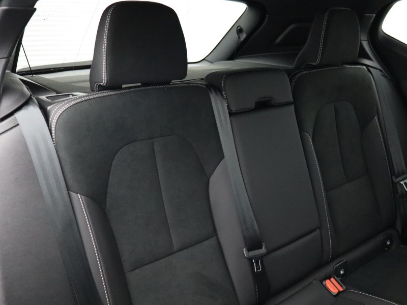 2025 (25) VOLVO XC40 2.0 B3P Plus Black Edition 5dr Auto *VAT QUALIFYING* 4980942