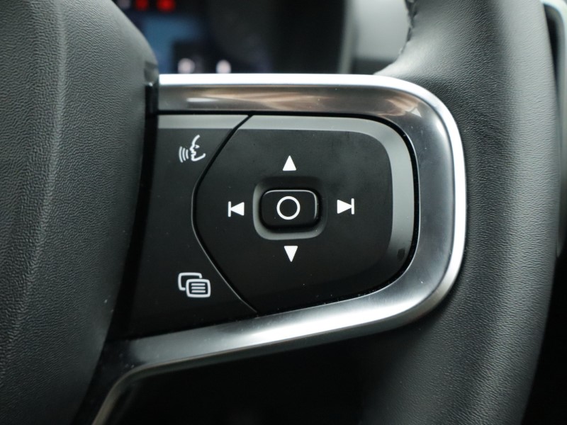 2025 (25) VOLVO XC40 2.0 B3P Plus Black Edition 5dr Auto *VAT QUALIFYING* 4980946