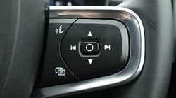 2025 (25) VOLVO XC40 2.0 B3P Plus Black Edition 5dr Auto *VAT QUALIFYING* 4980946