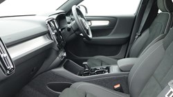 2025 (25) VOLVO XC40 2.0 B3P Plus Black Edition 5dr Auto *VAT QUALIFYING* 4980917