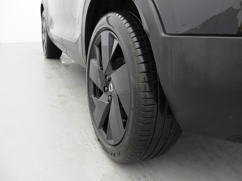 2025 (25) VOLVO XC40 2.0 B3P Plus Black Edition 5dr Auto *VAT QUALIFYING* 4980927