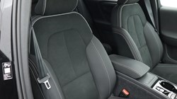 2025 (25) VOLVO XC40 2.0 B3P Plus Black Edition 5dr Auto *VAT QUALIFYING* 4980937