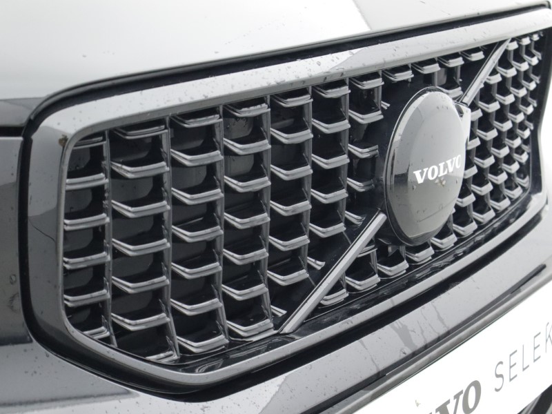 2025 (25) VOLVO XC40 2.0 B3P Plus Black Edition 5dr Auto *VAT QUALIFYING* 4980909