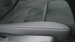 2025 (25) VOLVO XC40 2.0 B3P Plus Black Edition 5dr Auto *VAT QUALIFYING* 4980936