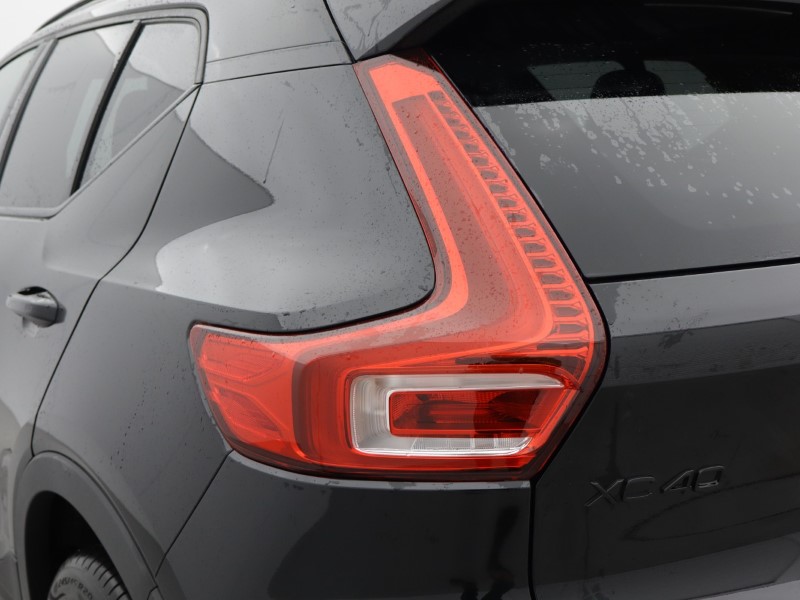 2025 (25) VOLVO XC40 2.0 B3P Plus Black Edition 5dr Auto *VAT QUALIFYING* 4980912