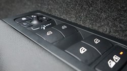 2025 (25) VOLVO XC40 2.0 B3P Plus Black Edition 5dr Auto *VAT QUALIFYING* 4980931