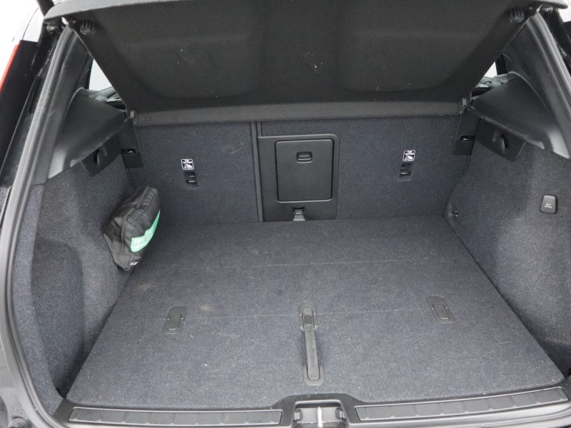 2025 (25) VOLVO XC40 2.0 B3P Plus Black Edition 5dr Auto *VAT QUALIFYING* 4980915