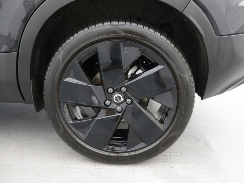 2025 (25) VOLVO XC40 2.0 B3P Plus Black Edition 5dr Auto *VAT QUALIFYING* 4980926