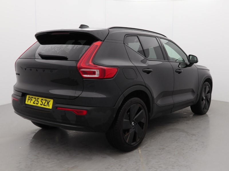 2025 (25) VOLVO XC40 2.0 B3P Plus Black Edition 5dr Auto *VAT QUALIFYING* 4980905