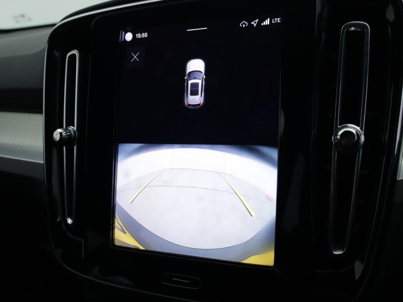 2025 (25) VOLVO XC40 2.0 B4P Plus Black Edition 5dr Auto *VAT QUALIFYING* 4951445