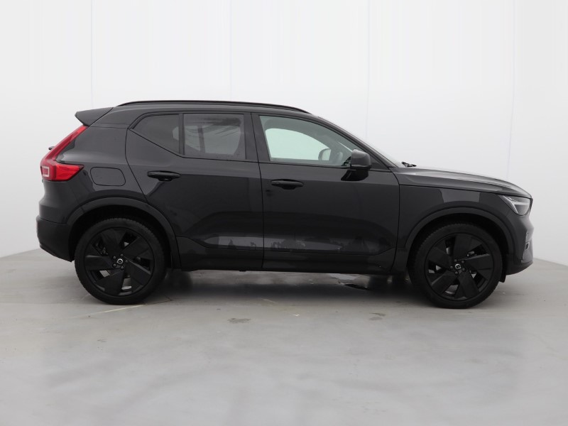 2025 (25) VOLVO XC40 2.0 B4P Plus Black Edition 5dr Auto *VAT QUALIFYING* 4951407