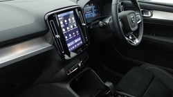 2025 (25) VOLVO XC40 2.0 B4P Plus Black Edition 5dr Auto *VAT QUALIFYING* 4951434