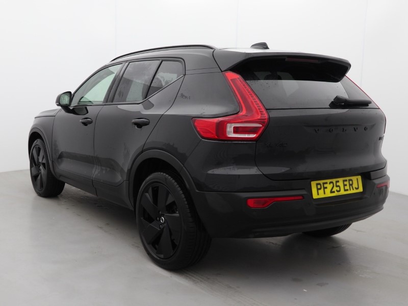 2025 (25) VOLVO XC40 2.0 B4P Plus Black Edition 5dr Auto *VAT QUALIFYING* 4951408