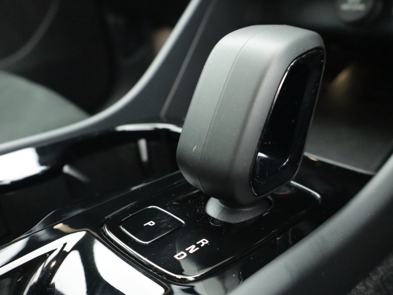 2025 (25) VOLVO XC40 2.0 B4P Plus Black Edition 5dr Auto *VAT QUALIFYING* 4951448